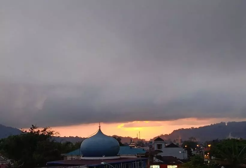 Aamiaismajoitus (B&B) Trivadoh Syariah