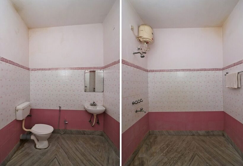 בית מלון כפרי Debarshi By Oyo Rooms