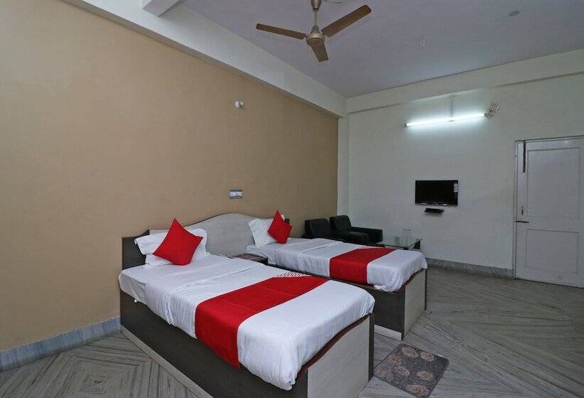 בית מלון כפרי Debarshi By Oyo Rooms