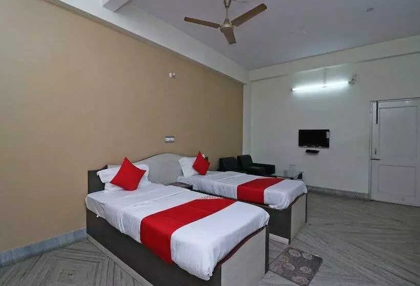 ホテル Debarshi By Oyo Rooms