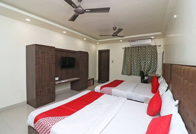 בית מלון כפרי Debarshi By Oyo Rooms