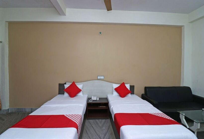 בית מלון כפרי Debarshi By Oyo Rooms