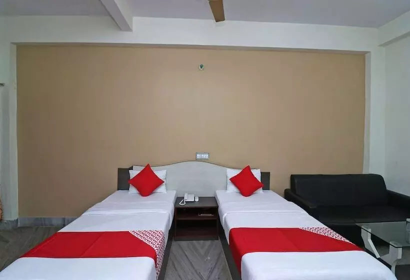 ホテル Debarshi By Oyo Rooms