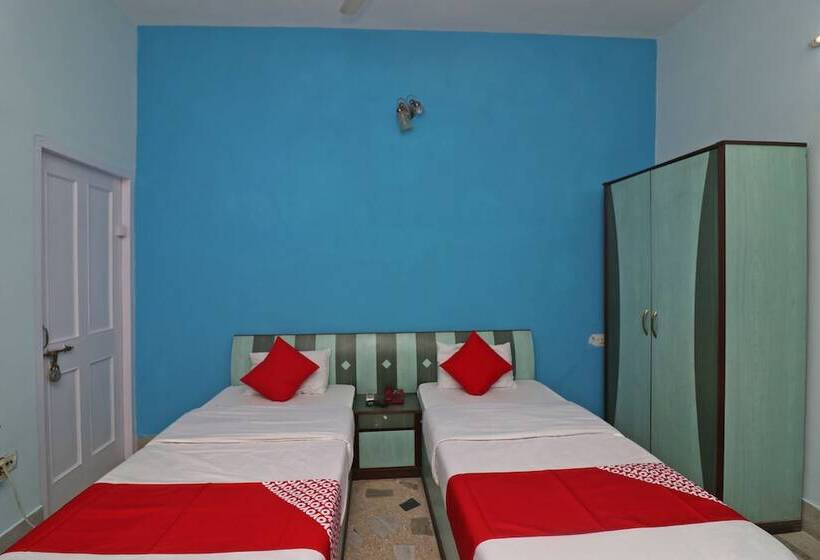 בית מלון כפרי Debarshi By Oyo Rooms