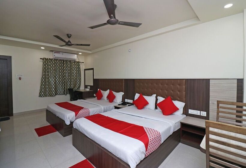 בית מלון כפרי Debarshi By Oyo Rooms