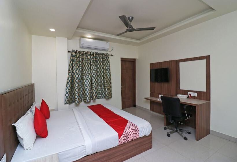 בית מלון כפרי Debarshi By Oyo Rooms