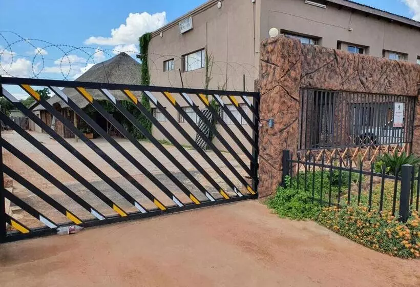 Hotelli Elephant Rock Inn