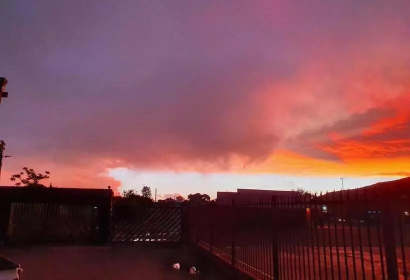 Hotelli Elephant Rock Inn