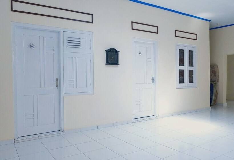 Szálloda Griya Soeratin Residence By Oyo Rooms