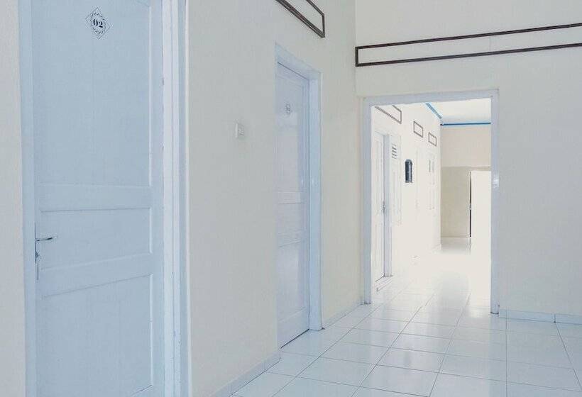 Szálloda Griya Soeratin Residence By Oyo Rooms