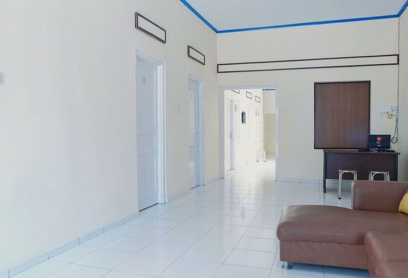 Szálloda Griya Soeratin Residence By Oyo Rooms