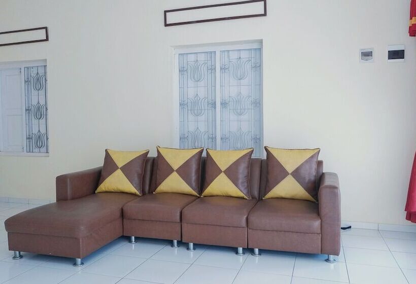 Szálloda Griya Soeratin Residence By Oyo Rooms