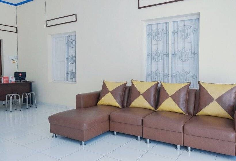 Szálloda Griya Soeratin Residence By Oyo Rooms