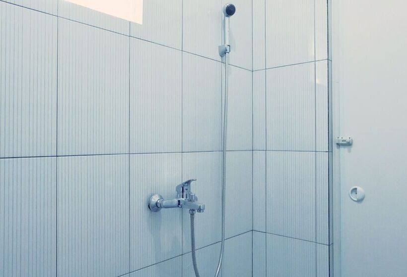 Szálloda Griya Soeratin Residence By Oyo Rooms