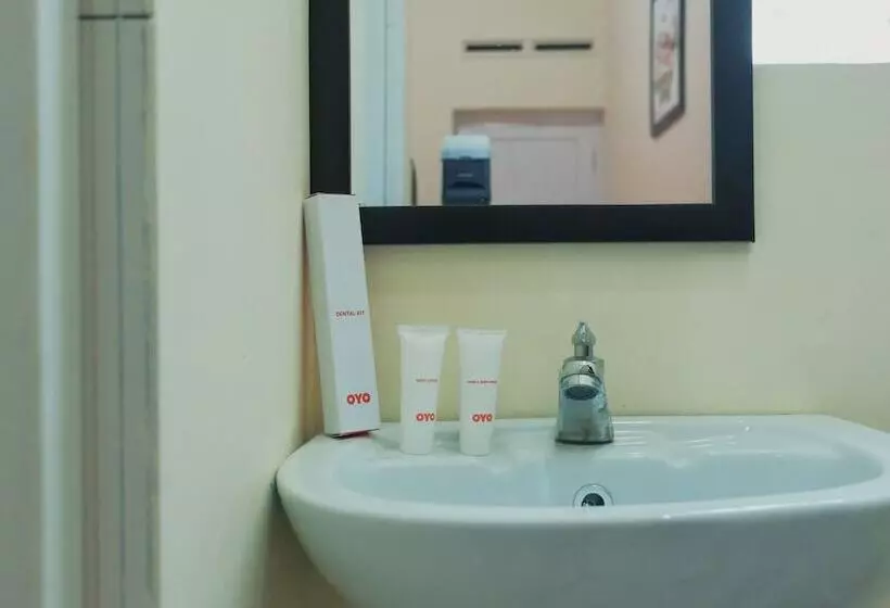 Hotelli Griya Soeratin Residence By Oyo Rooms