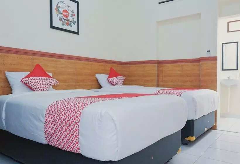 Hotelli Griya Soeratin Residence By Oyo Rooms