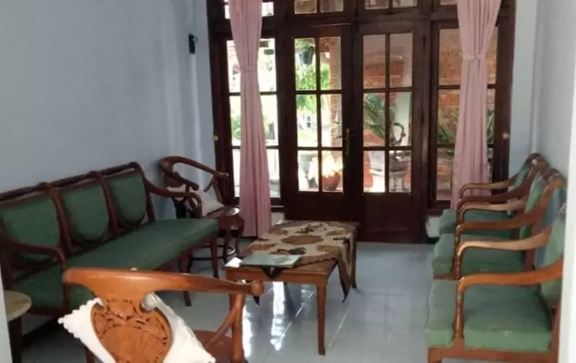 Hotelli Majapahit Homestay By Bhagaskara