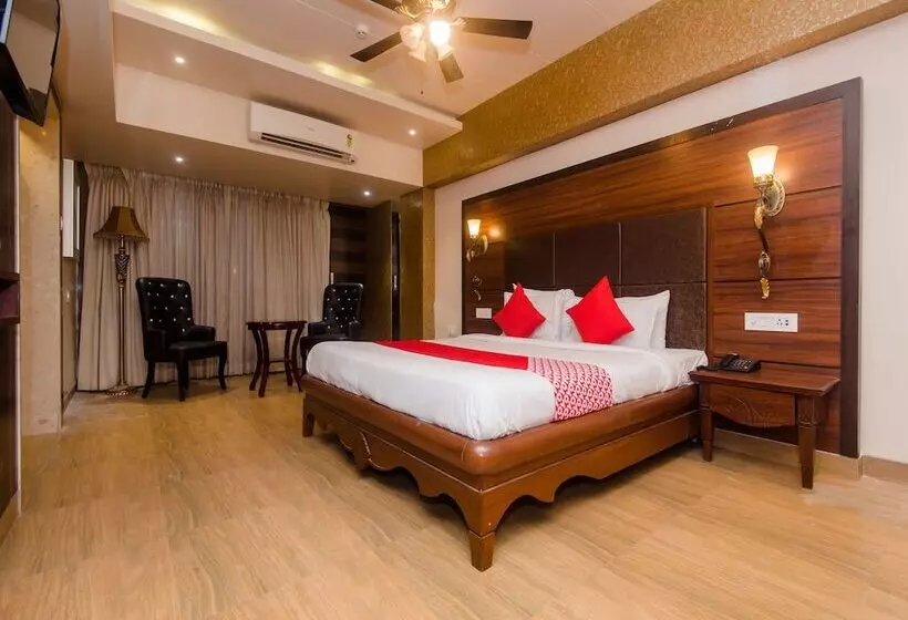 ホテル Nakshatra Regency By Oyo Rooms