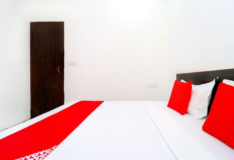 בית מלון כפרי New Bury By Oyo Rooms