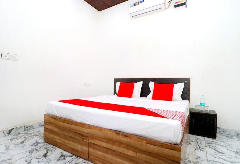 בית מלון כפרי New Bury By Oyo Rooms