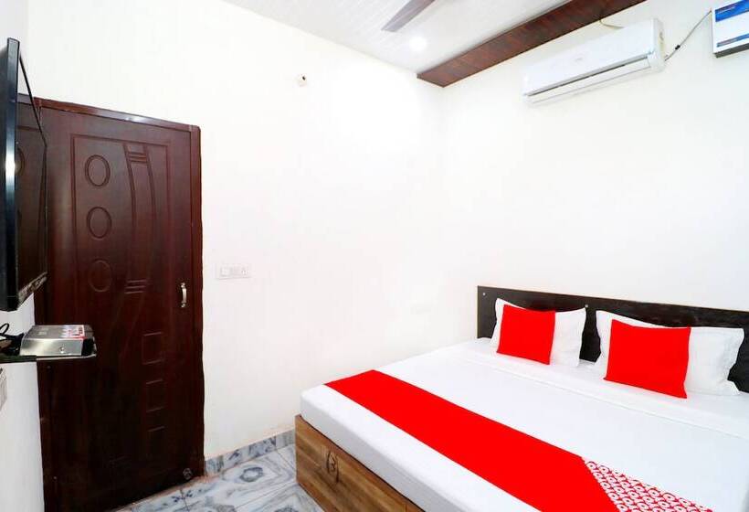 בית מלון כפרי New Bury By Oyo Rooms