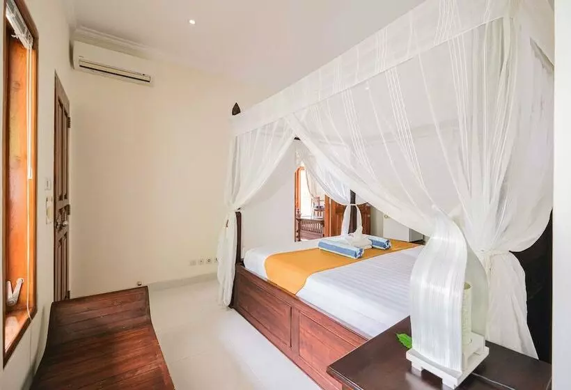 ホテル Poinciana Resort Bali