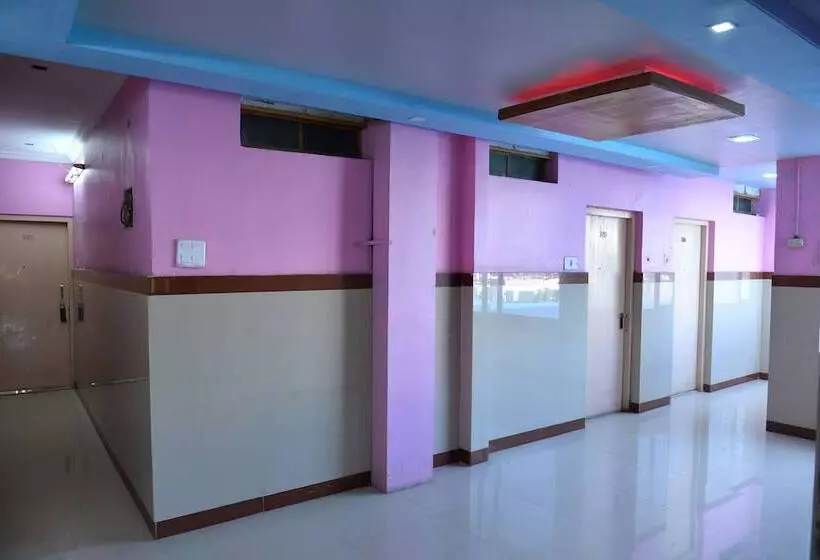 Hotelli Ravi Teja