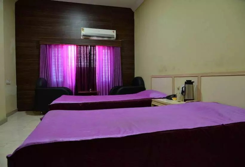 Hotelli Ravi Teja