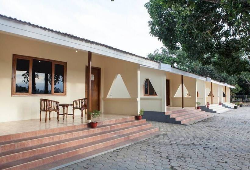 ホテル Reddoorz Near Baluran National Park