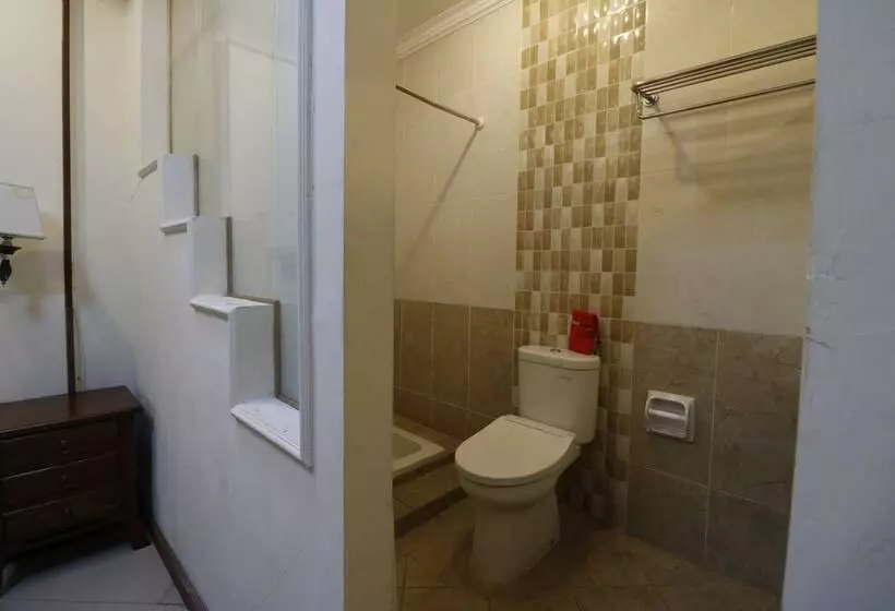 Hotelli Urbanview De Dharmawangsa Suite