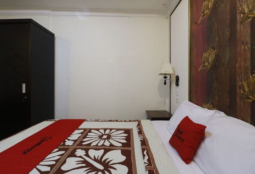 Hotel Urbanview De Dharmawangsa Suite