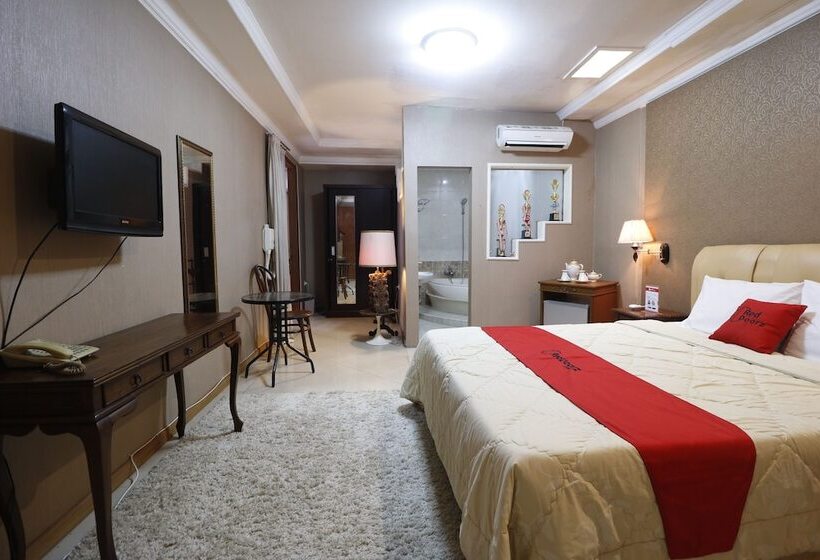 Hotel Urbanview De Dharmawangsa Suite