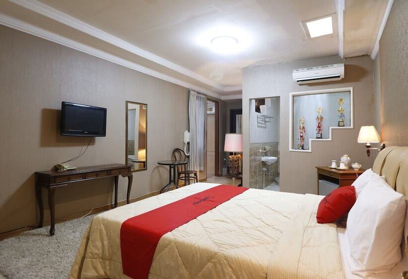 Hotel Urbanview De Dharmawangsa Suite