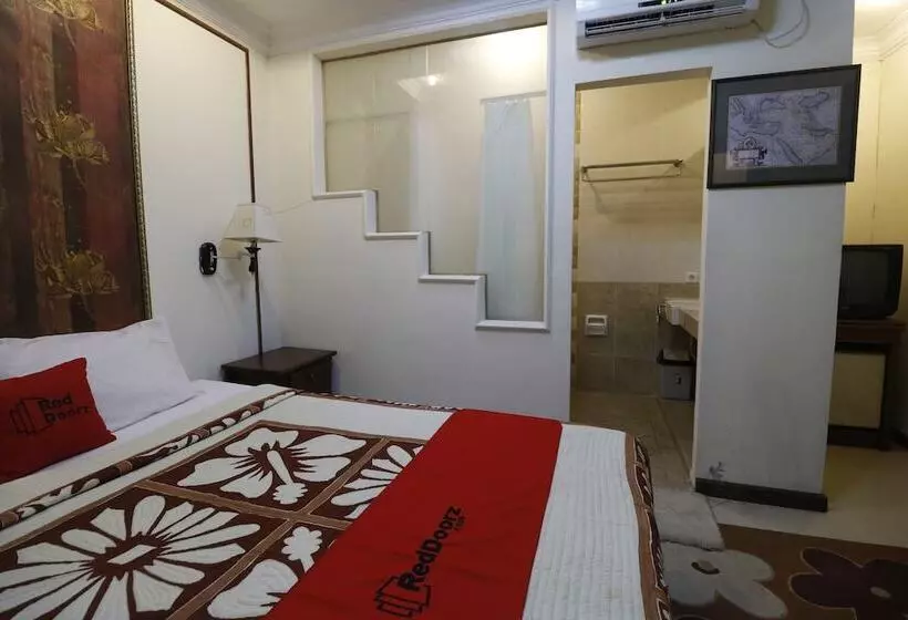 Hotelli Urbanview De Dharmawangsa Suite