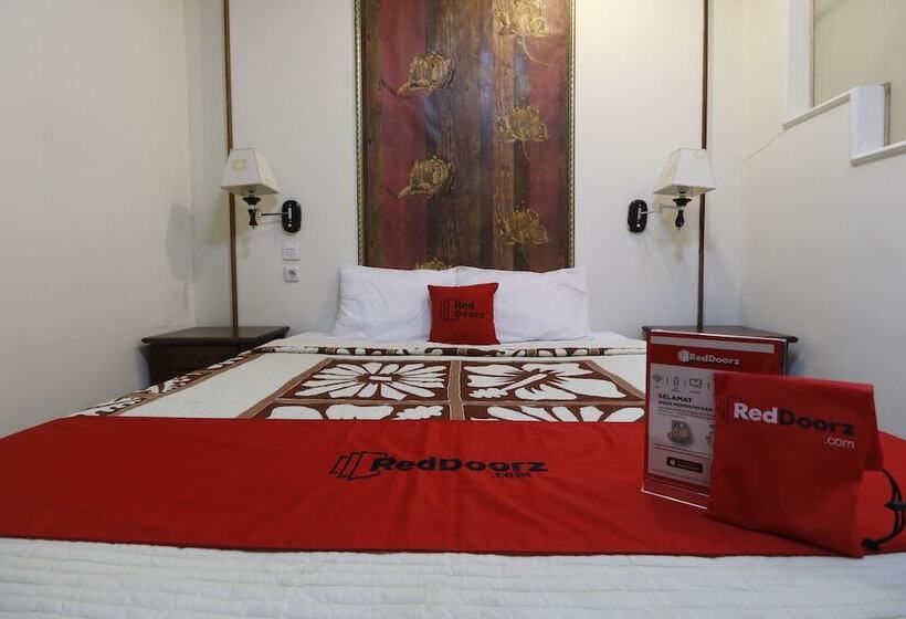 Hotel Urbanview De Dharmawangsa Suite