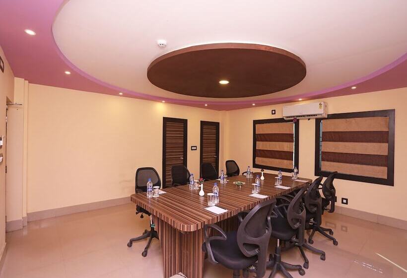 فندق The Dolphin Palace By Oyo Rooms