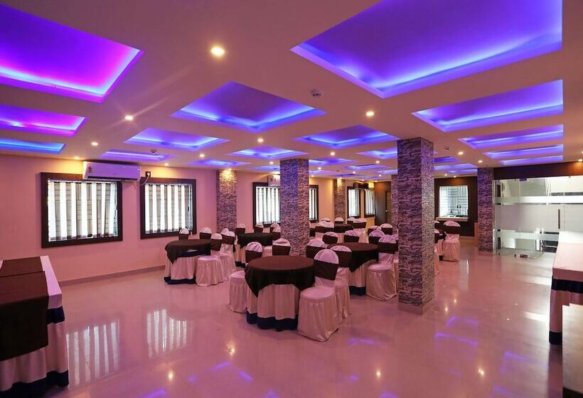 فندق The Dolphin Palace By Oyo Rooms