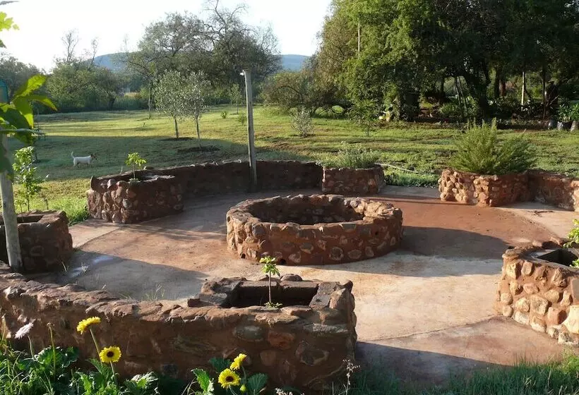 Hotelli Votadini Country Cottages