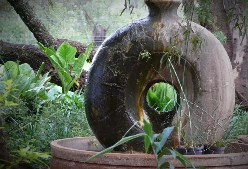 Hotelli Votadini Country Cottages