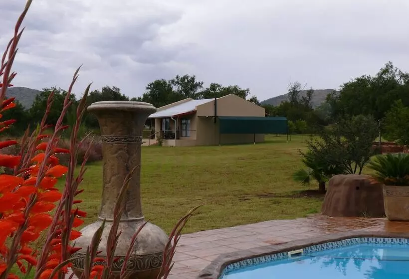 Hotelli Votadini Country Cottages