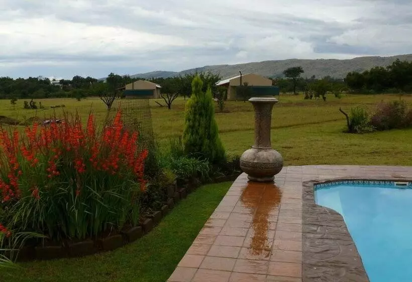 Hotelli Votadini Country Cottages