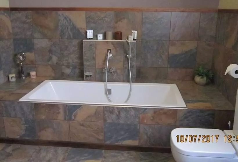 Hotelli Votadini Country Cottages