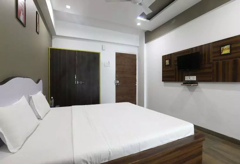ホテル White House Beach Resort By Oyo Rooms