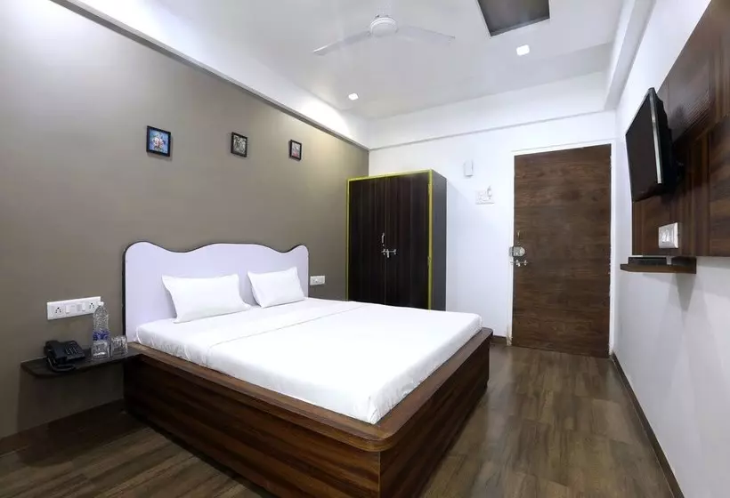 ホテル White House Beach Resort By Oyo Rooms