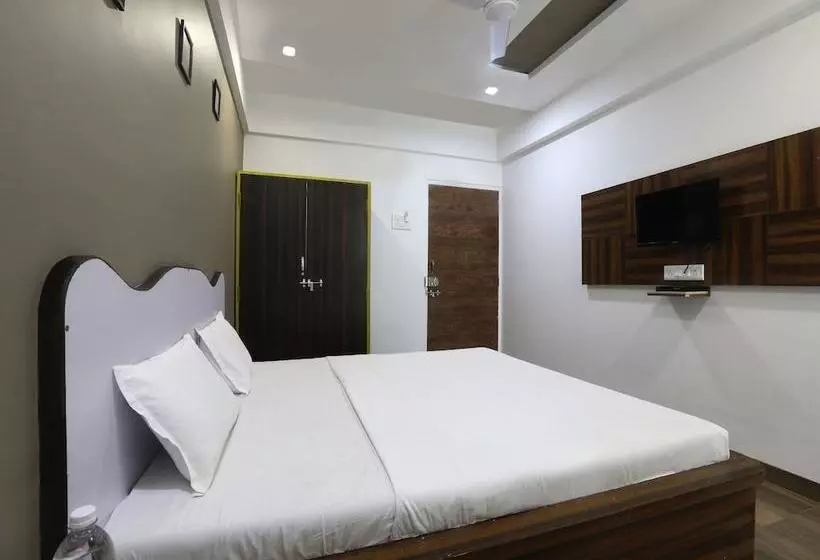 ホテル White House Beach Resort By Oyo Rooms