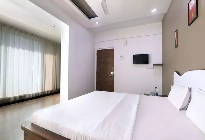 ホテル White House Beach Resort By Oyo Rooms