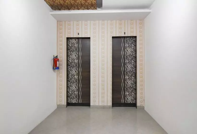 ホテル Yuvraj Residency By Oyo Rooms