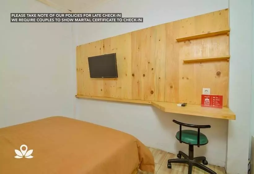 هتل Zen Rooms Near Darmawangsa Syariah