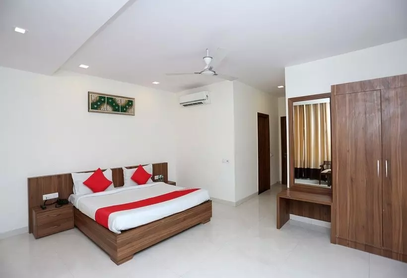 Oyo 30131 Hotel Ceremony- A Unit Of Nishuraj Resorts