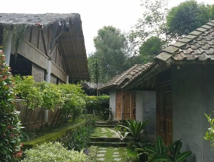 ペンション Pondok Bamboo Sendangsari
